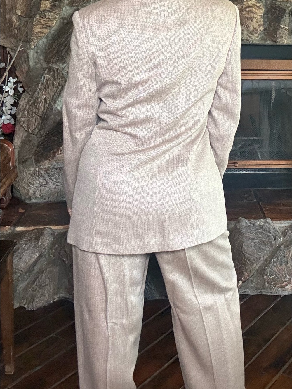Morgan Taylor women  Two-Piece Suit in Taupe - Picture 4 of 13